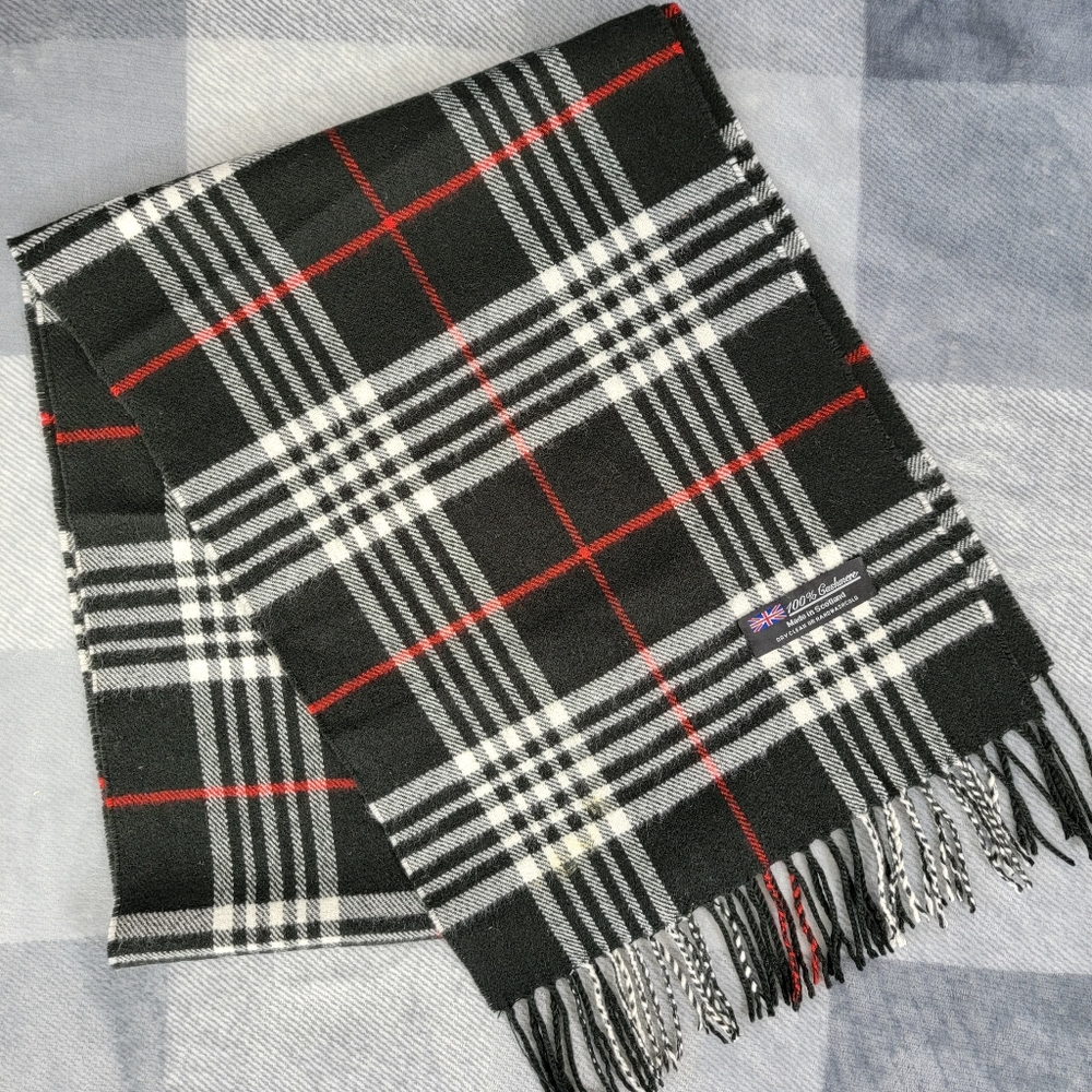 100% Cashmere Made In Scotland Black Red Fringed Plaid Scarf 72" X 13" Luxury